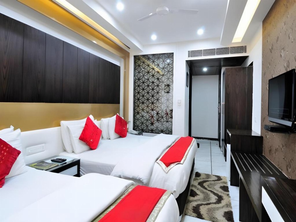 Room image 4